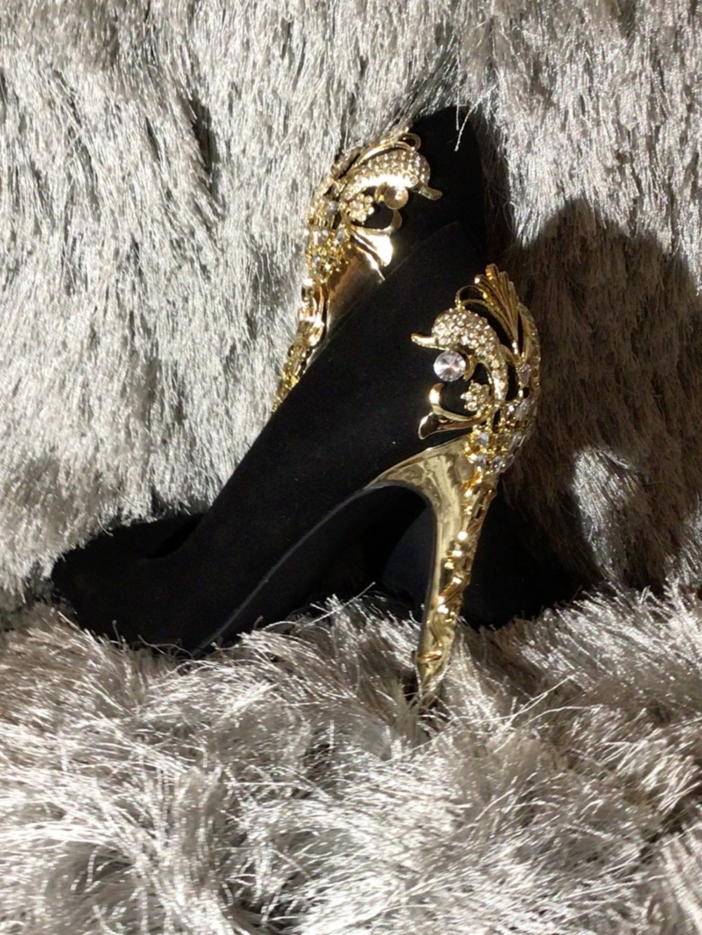 Black pointed toe Satin suede golden rose emblemed heel shoe - Picture 7 of 13